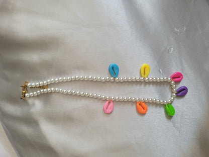 Collier coquillages multicolores