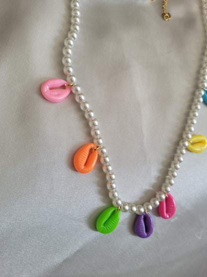 Collier coquillages multicolores