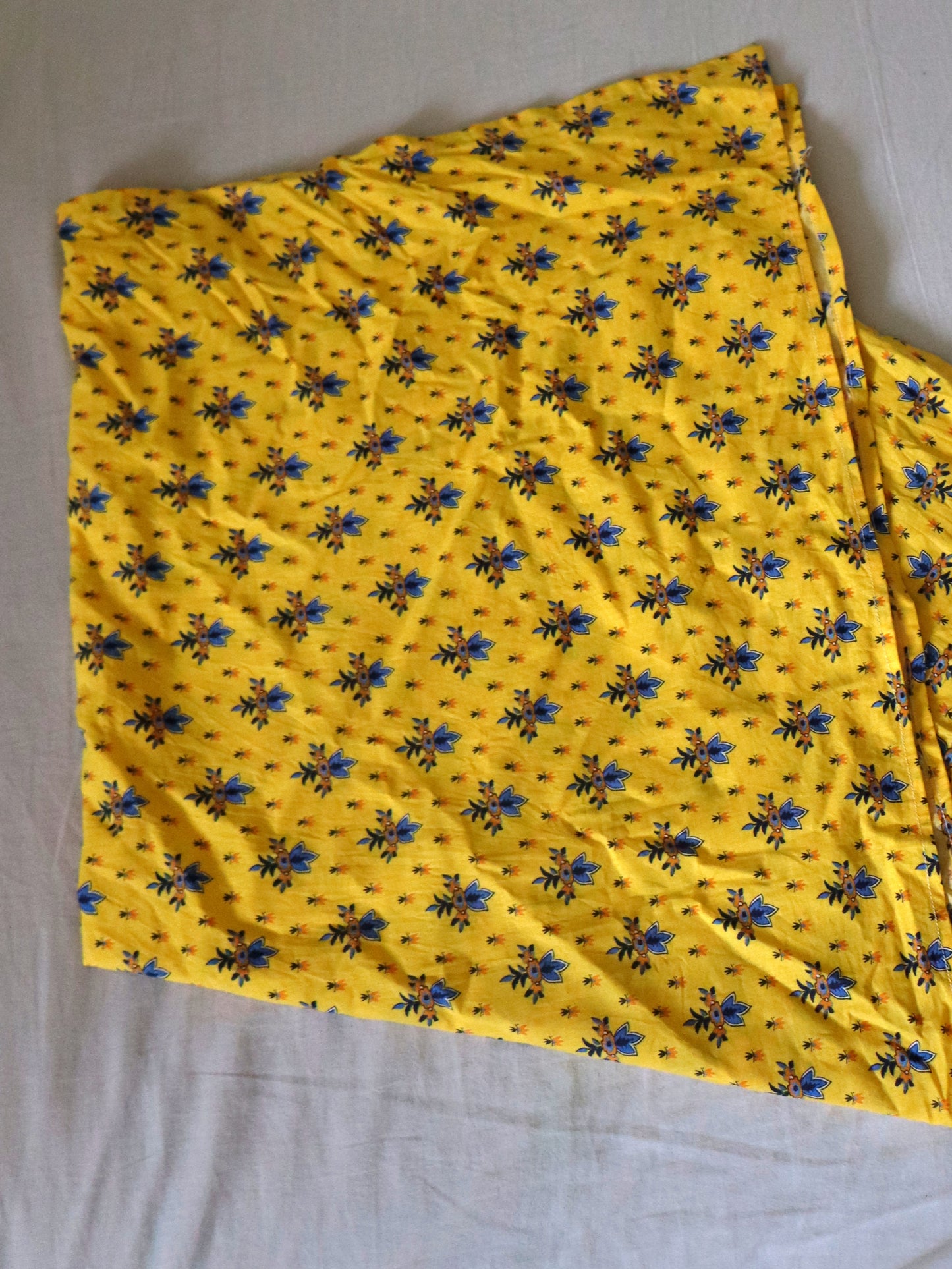 Foulard jaune